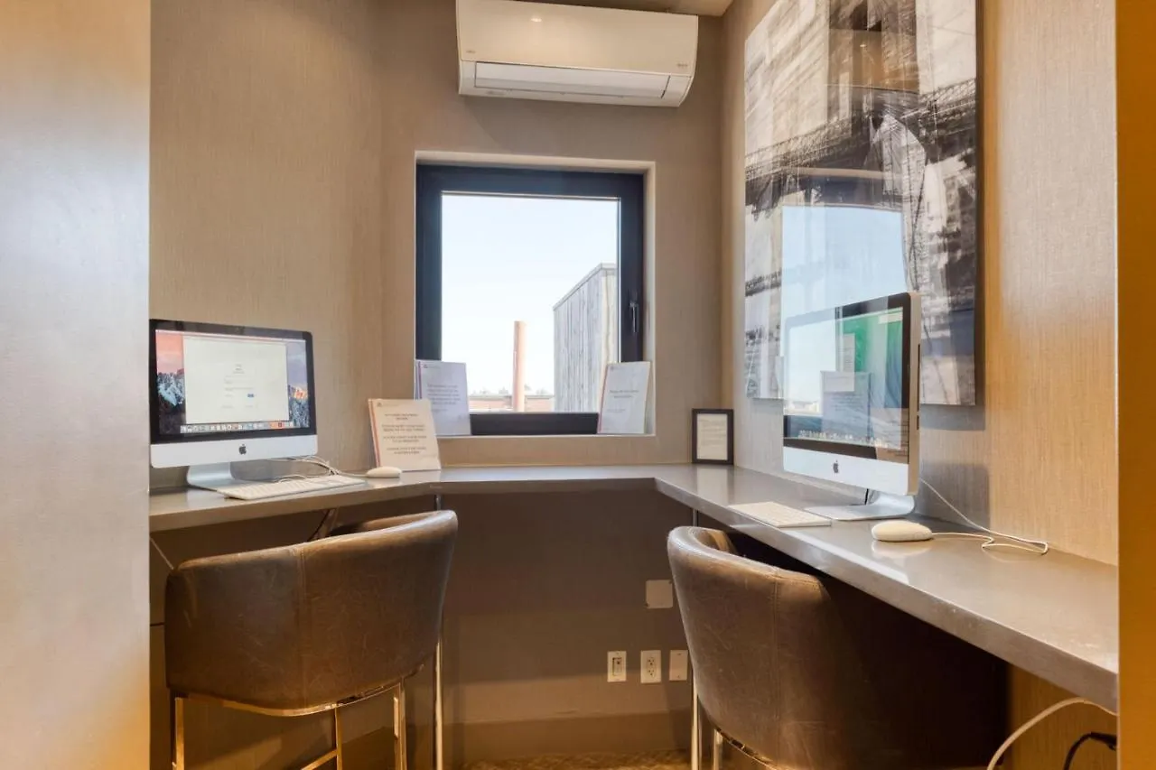 Ues 2Br W Dm Elevator Gym Nr Central Park Nyc-918 New York Appartement